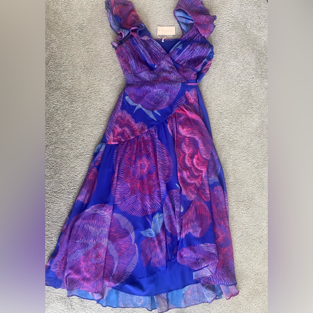 Beautiful wrap dress
Hutch